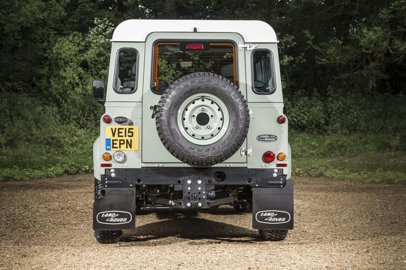 How Does The New Defender Square Up Against Its Predecessor? - image 863388