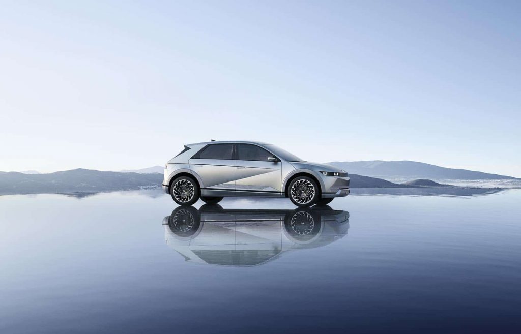 Hyundai Ioniq 5 - water and reflection